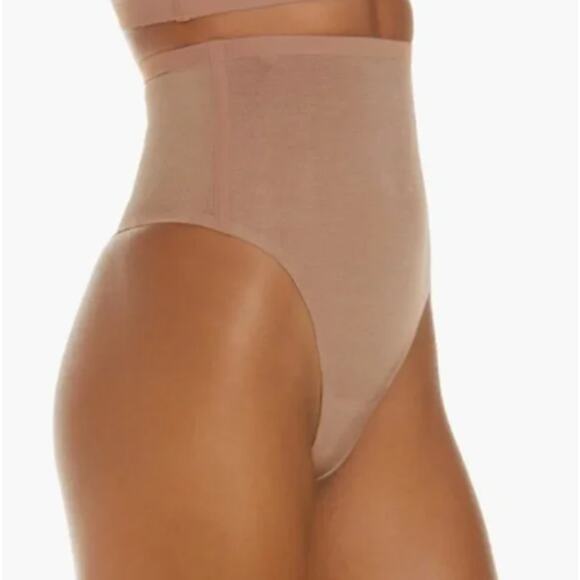 NWT SKIMS  Sienna Power Mesh High Waist Thong Size L - Picture 2 of 5
